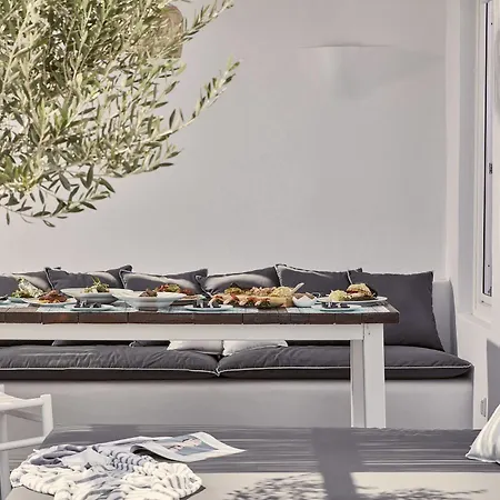 Boho Santorini ペリヴォラス