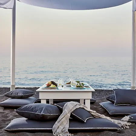Boho Santorini Perivolos (Santorini)